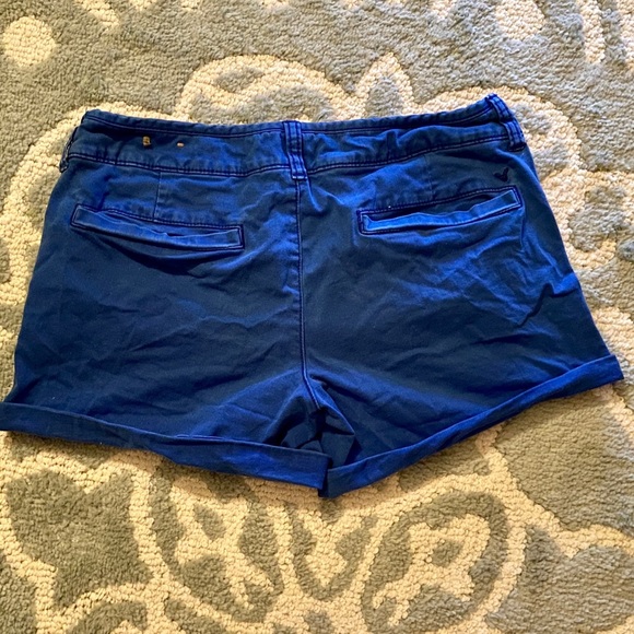 AMERICAN EAGLE midi stretch shorts solid blue - Picture 2 of 5